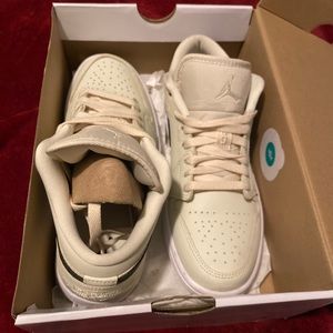 Wmns Air Jordan shoes